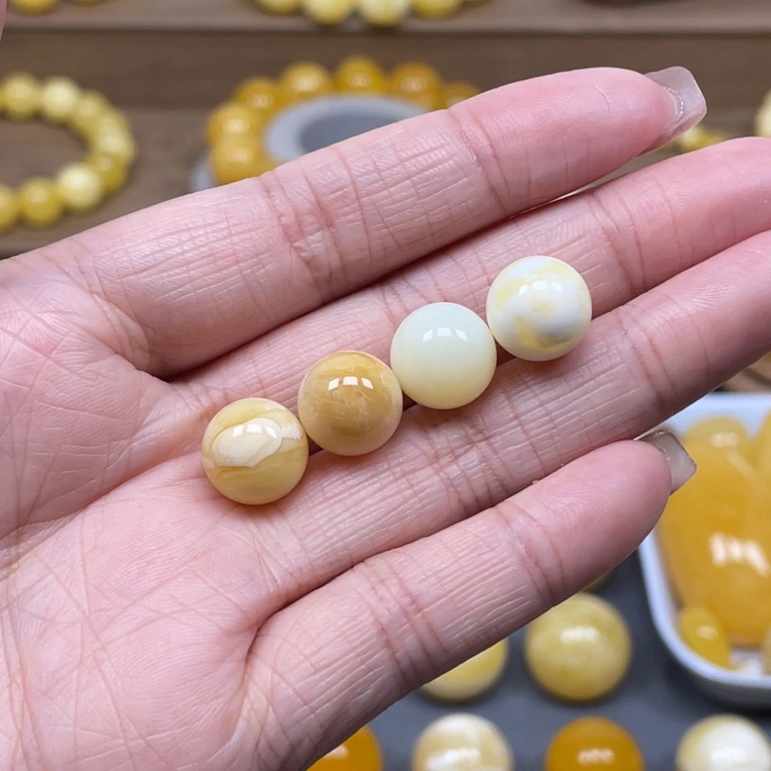 蜜蜡裸石未镶嵌派**