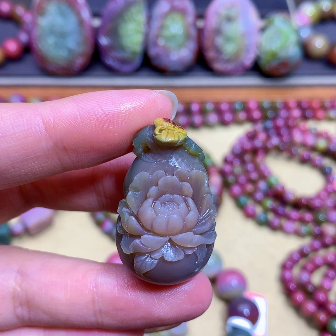 玛瑙未镶嵌挂件盐源定制