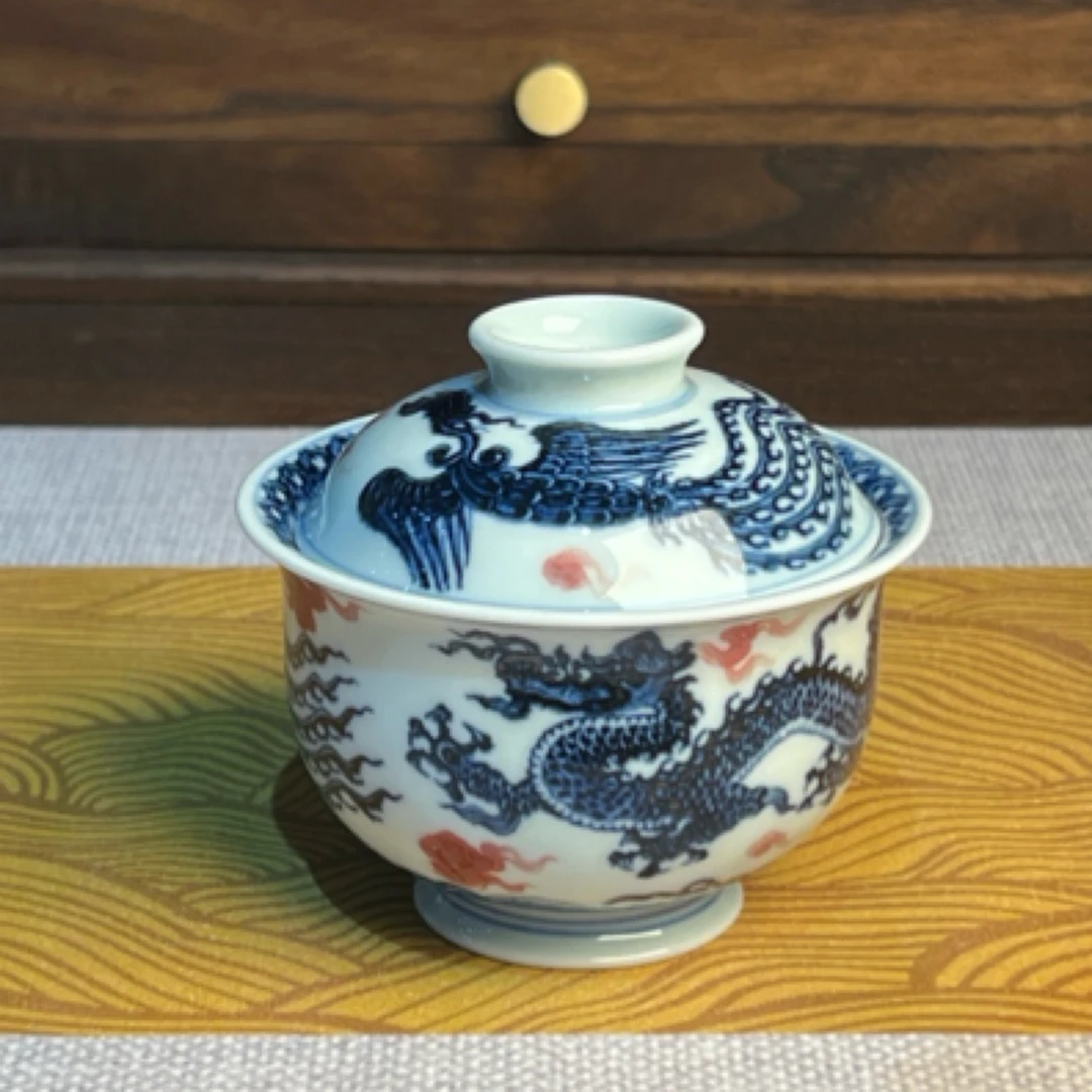 青花釉里红龙凤布袋盖碗