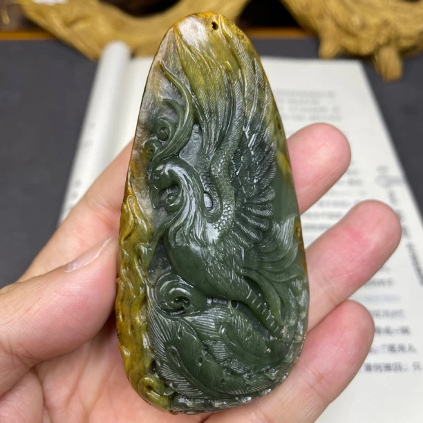 天然正品析木河磨玉独籽凤凰手把件纯手工精雕俏色巧雕满壳高油