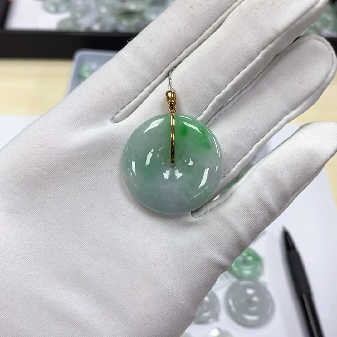 翡翠颈饰18K金镶嵌平安扣