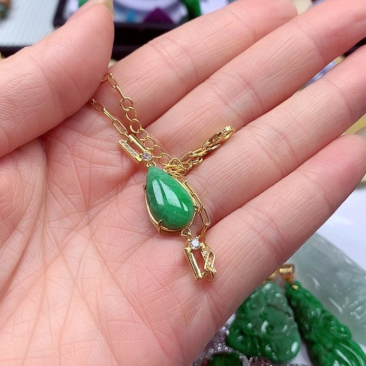 翡翠未镶嵌颈饰翡翠