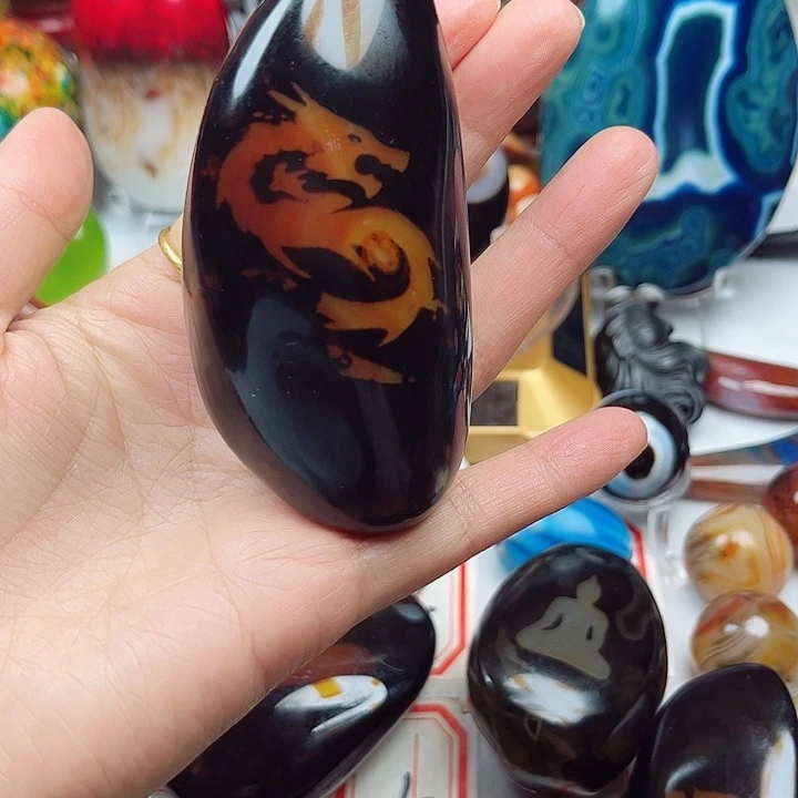 F***e玛瑙/玉髓未镶嵌珠宝奇石