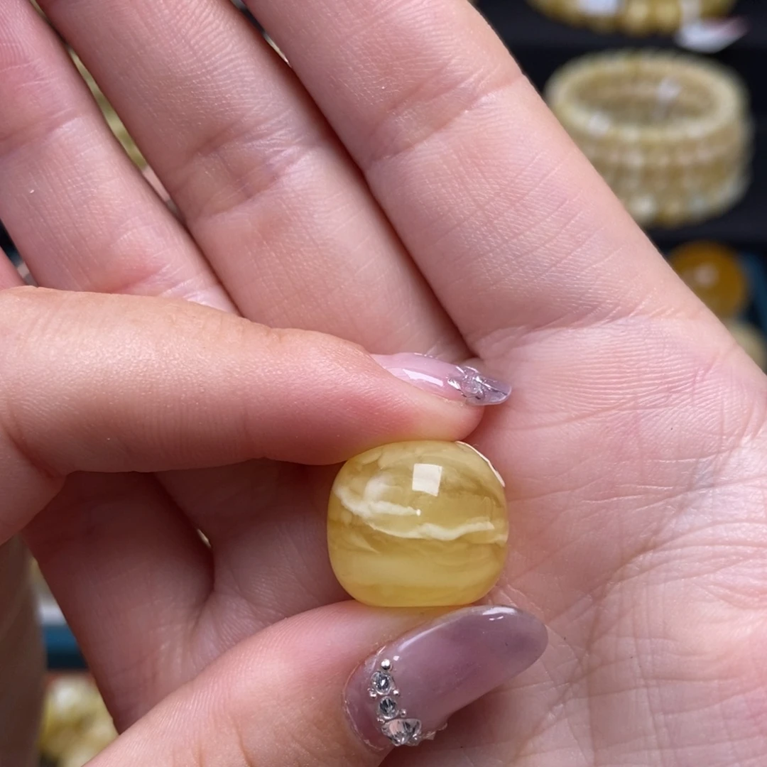 蜜蜡未镶嵌珠宝奇石15.5*13.7m