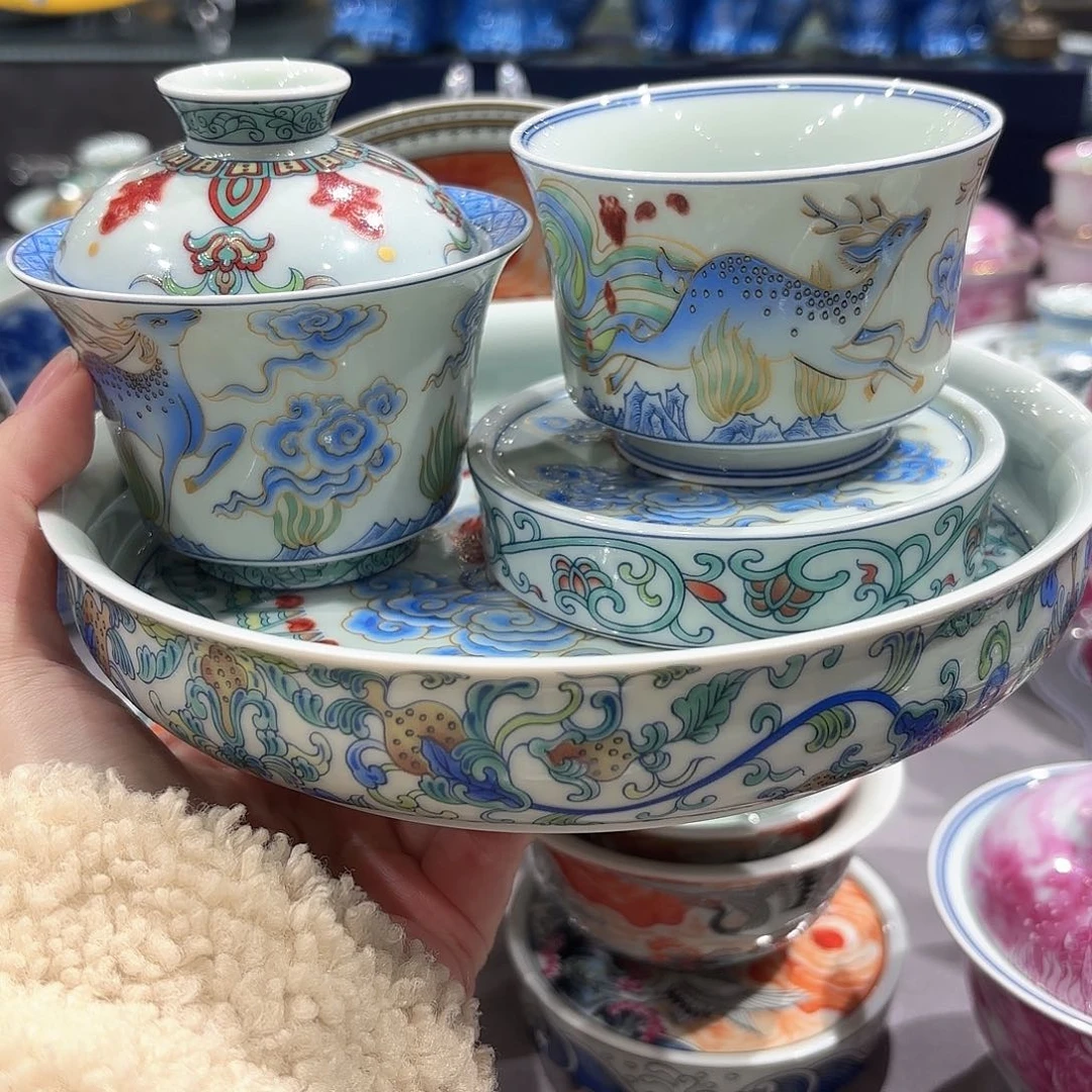 瓷片景德镇瓷器精品陈列