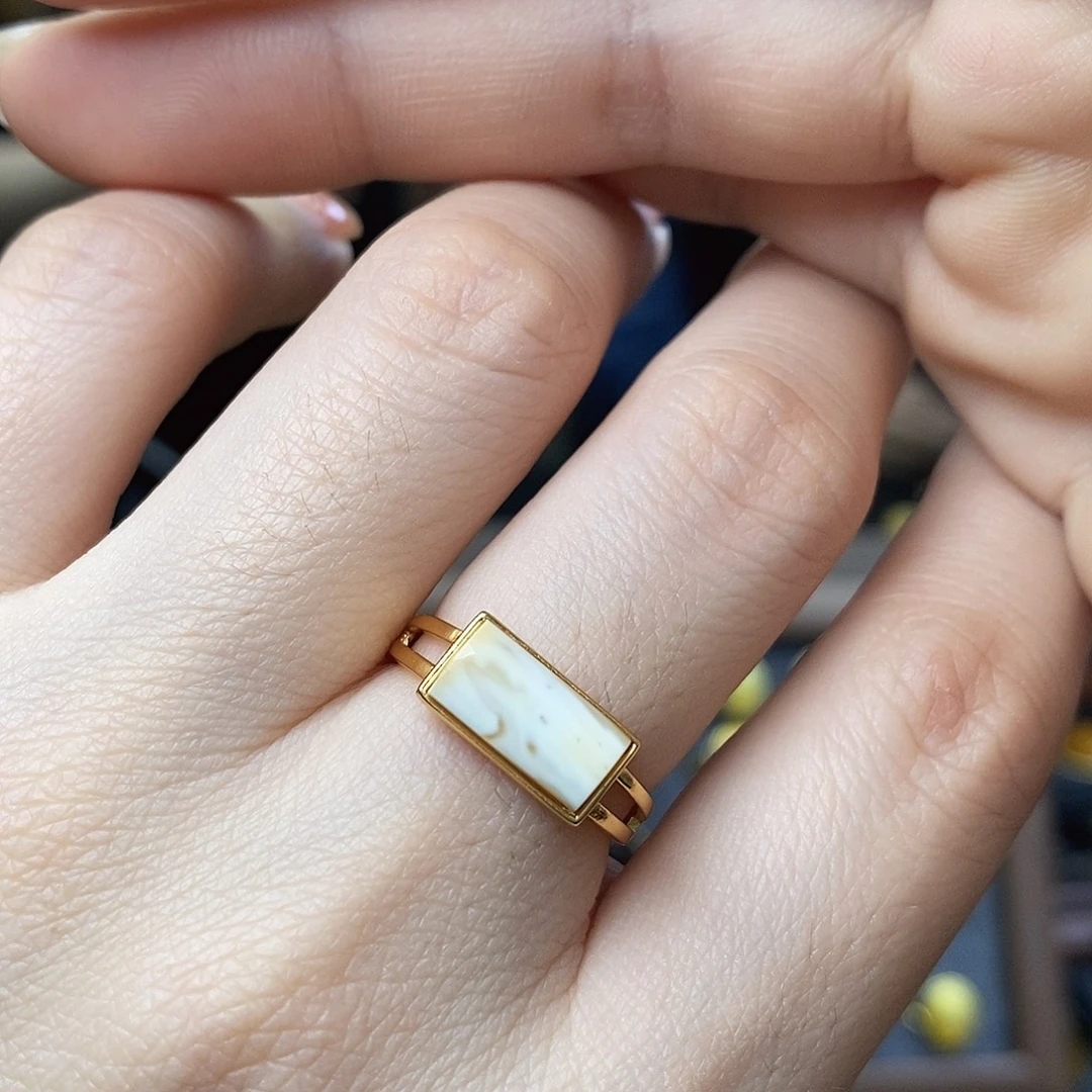 琥珀未镶嵌裸石成品