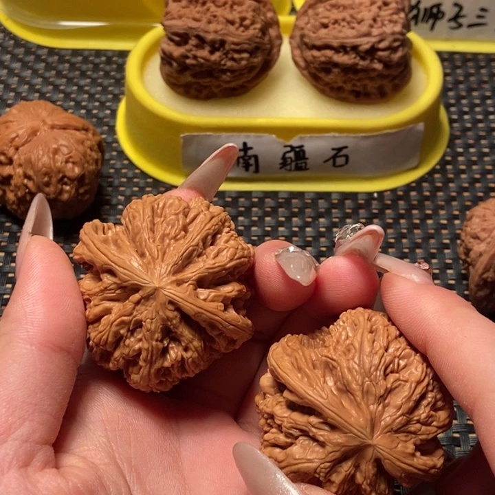 文玩核桃吊坠45大粗筋