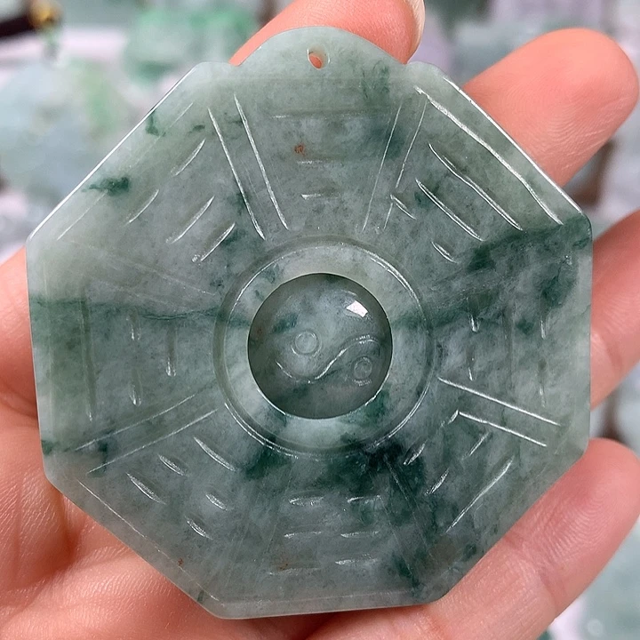 翡翠未镶嵌颈饰时来运转八卦两面工艺福利
