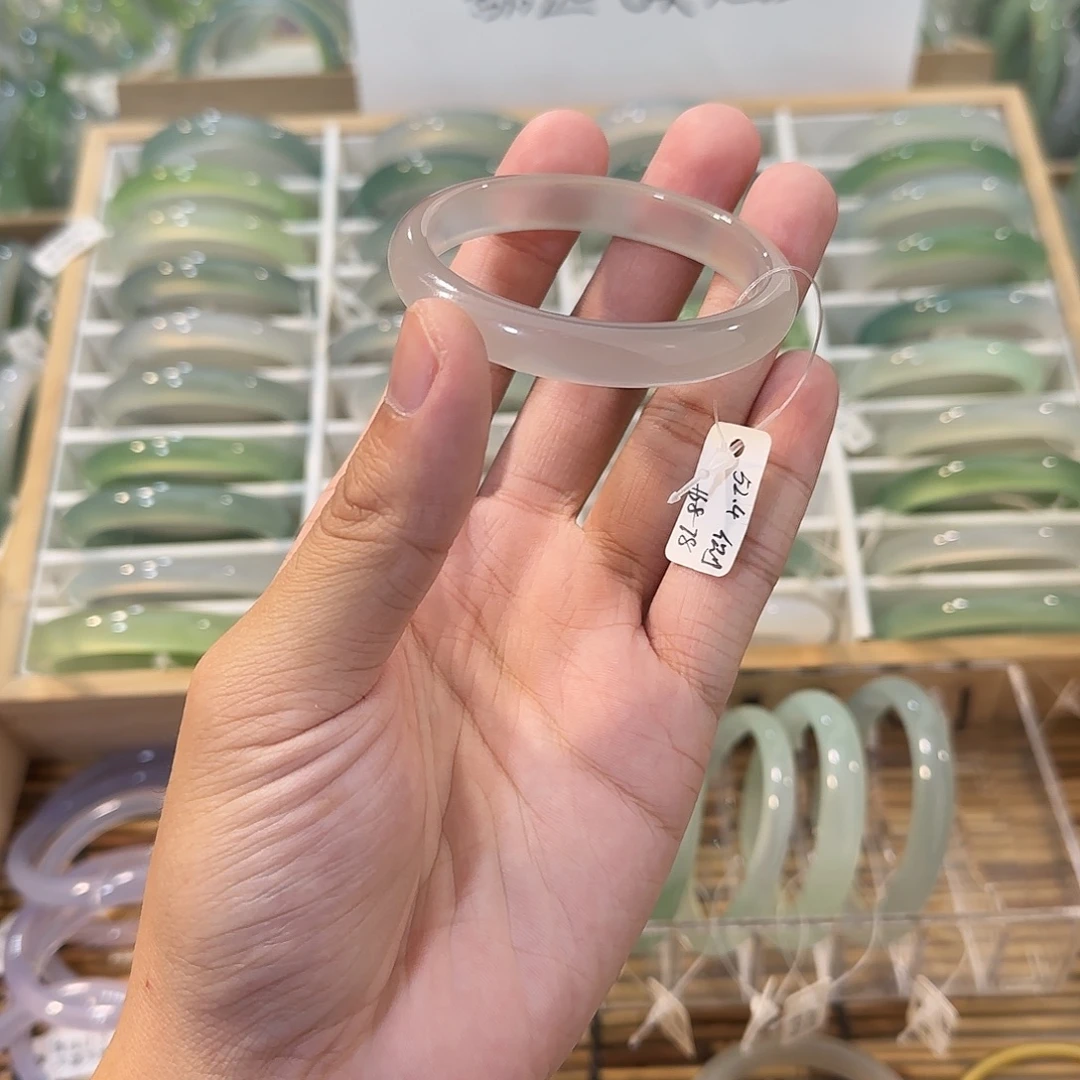 玛瑙/玉髓未镶嵌手镯圈口52.4