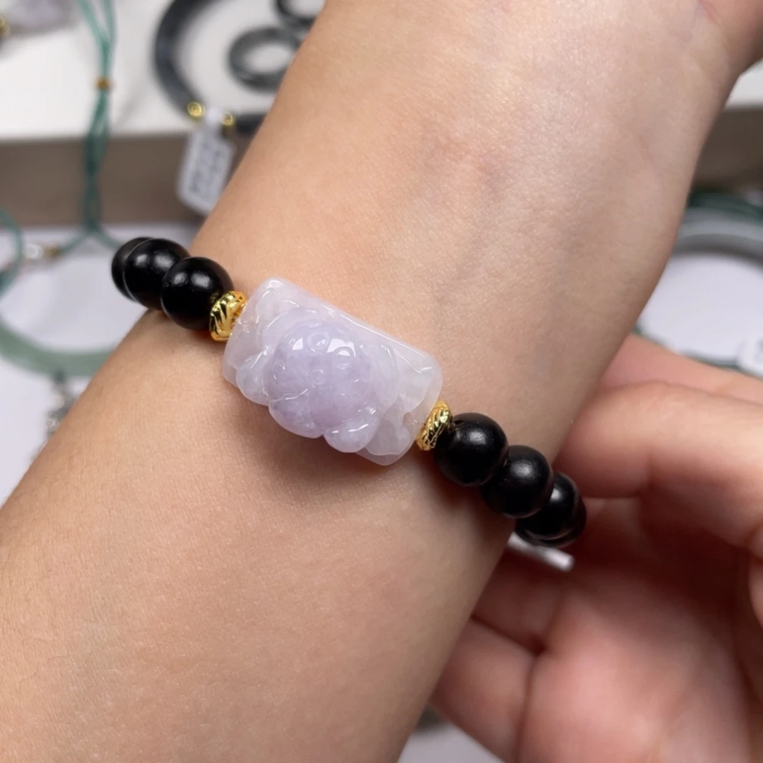 翡翠吊坠(赠链)未镶嵌