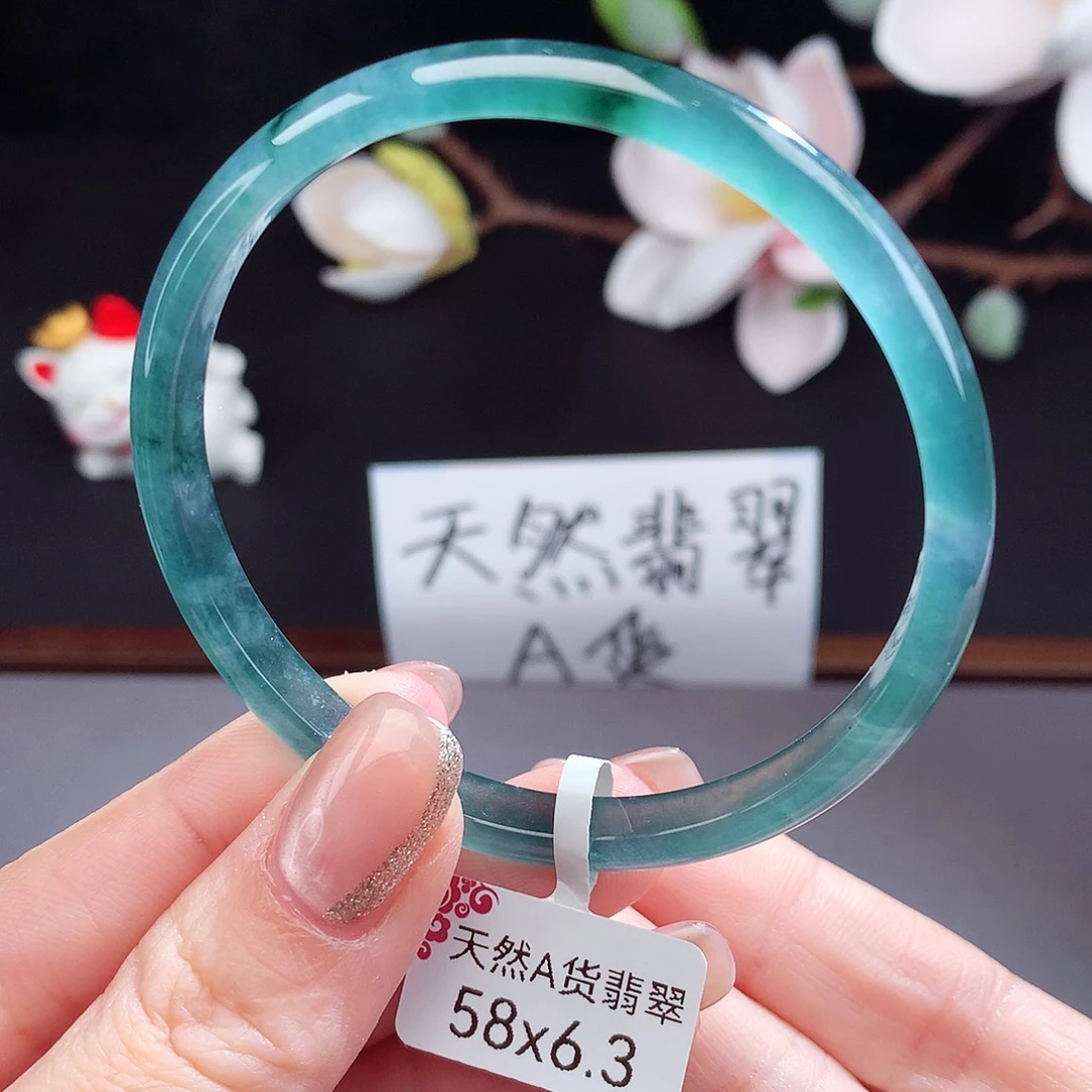 翡翠手镯（圆镯）未镶嵌
