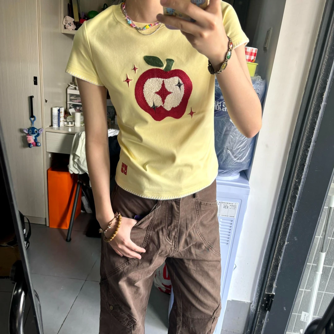 彩色苹果刺绣正肩短袖t恤女夏季多巴胺修身显瘦百搭短款辣妹上衣