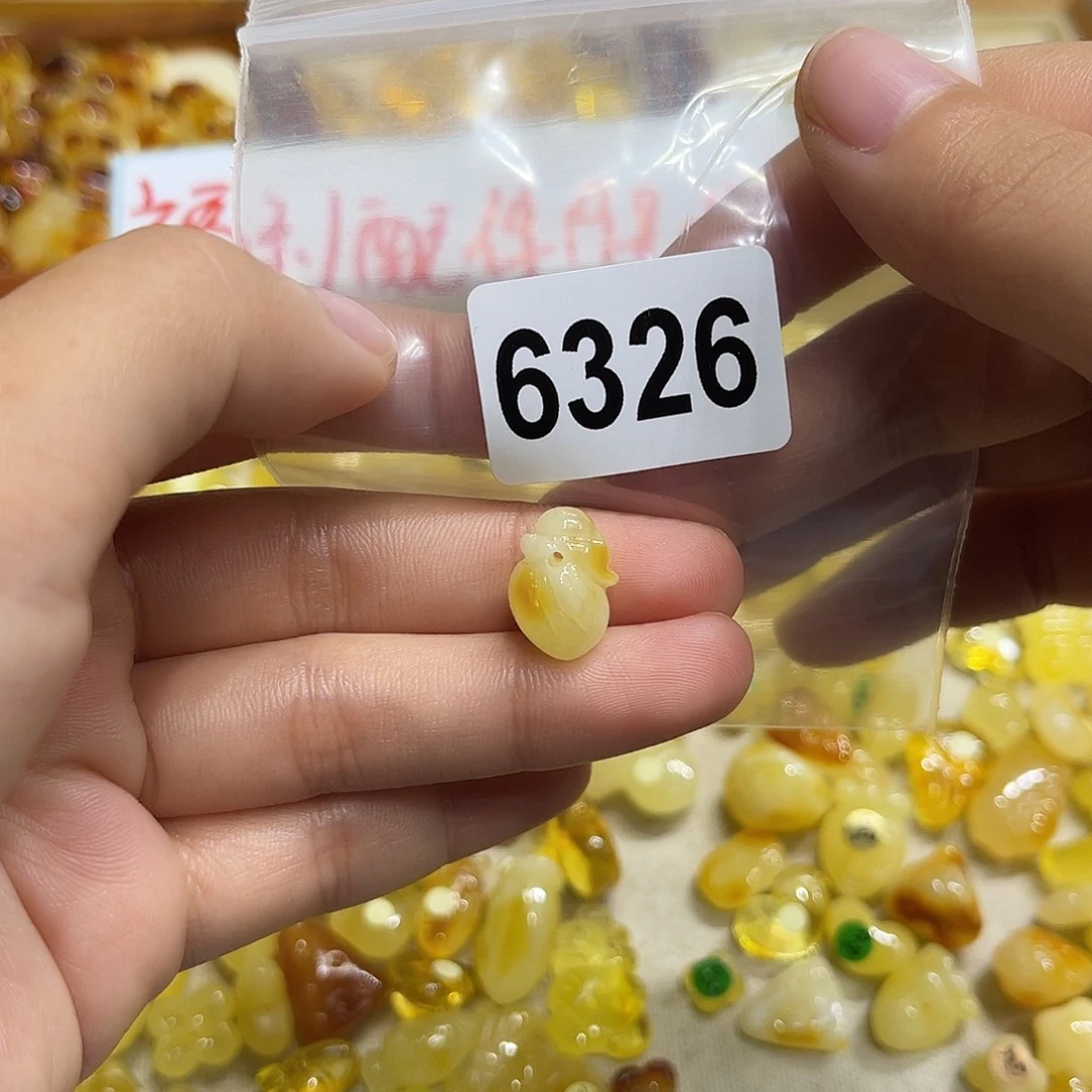 琥珀未镶嵌珠宝奇石