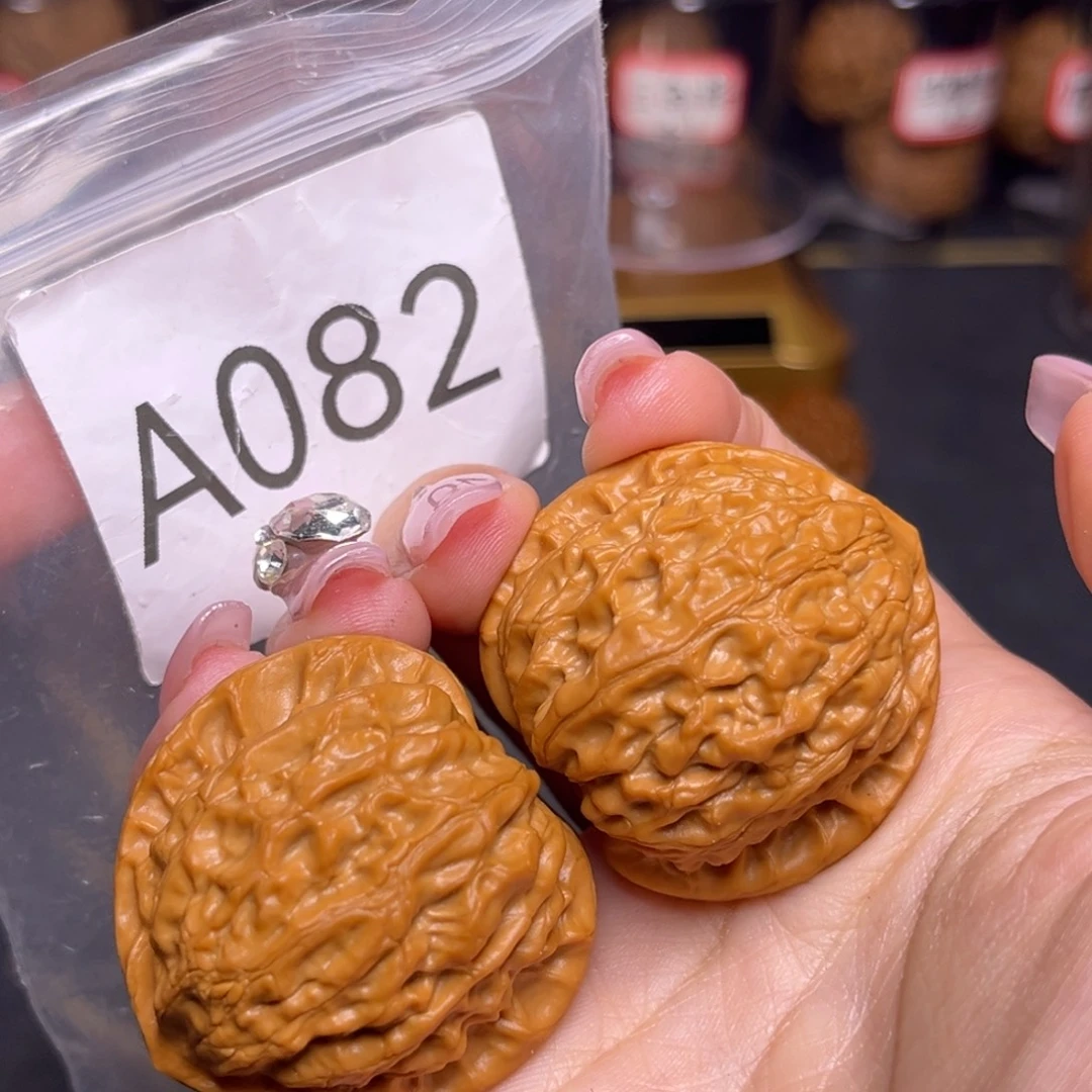 吊坠文玩核桃金牛