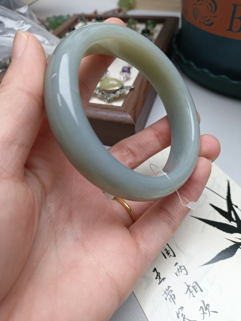 天然精品和田玉手镯