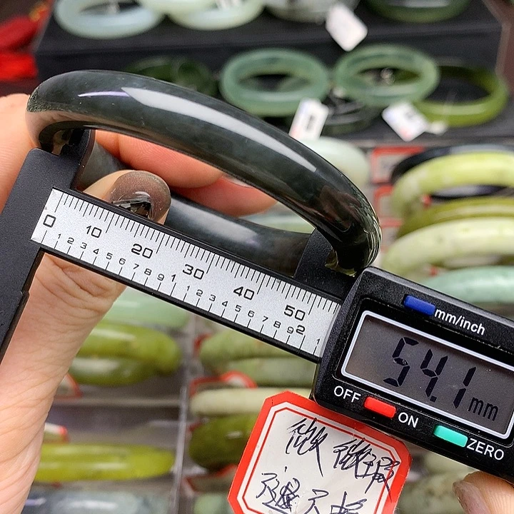 蛇纹石玉手镯未镶嵌327