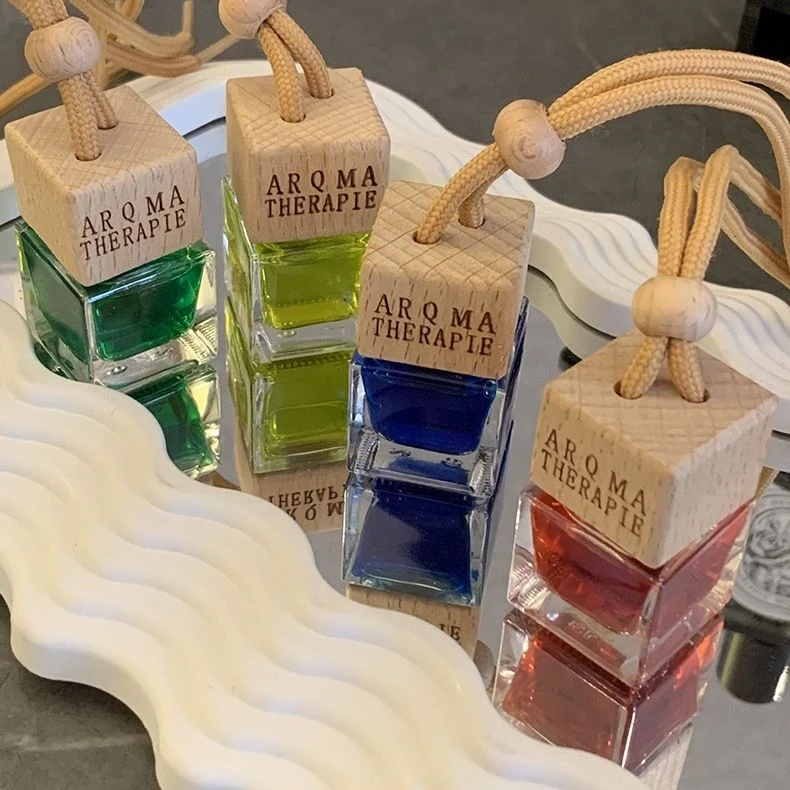 吊坠车载除异味香薰汽车挂饰香水高档挂件精油车内悬挂香氛持久