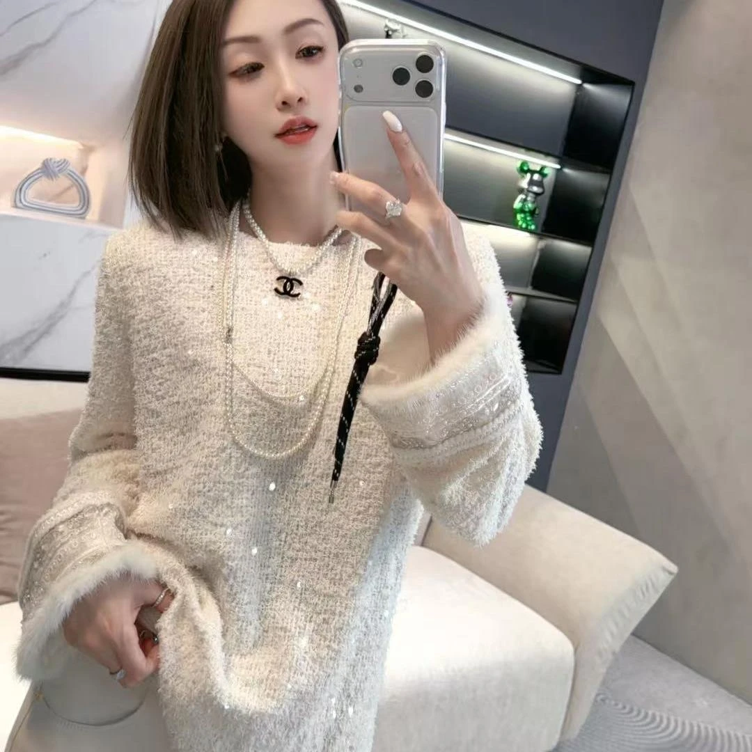 熙薇【珠光圣诞】2025冬季设计师新款时尚圣诞款重工亮片上衣H6740