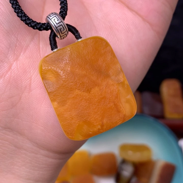 天然原矿切牌吊坠