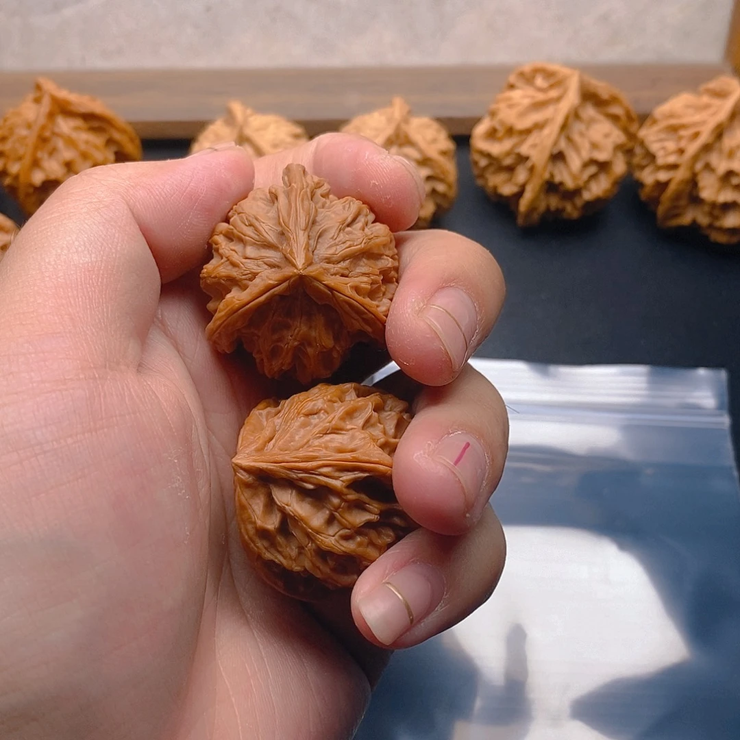 油***商核桃盘山三棱370核桃