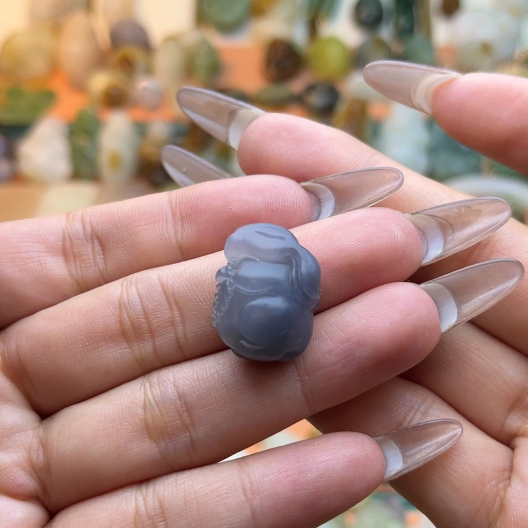 和田玉颈饰未镶嵌咪**子