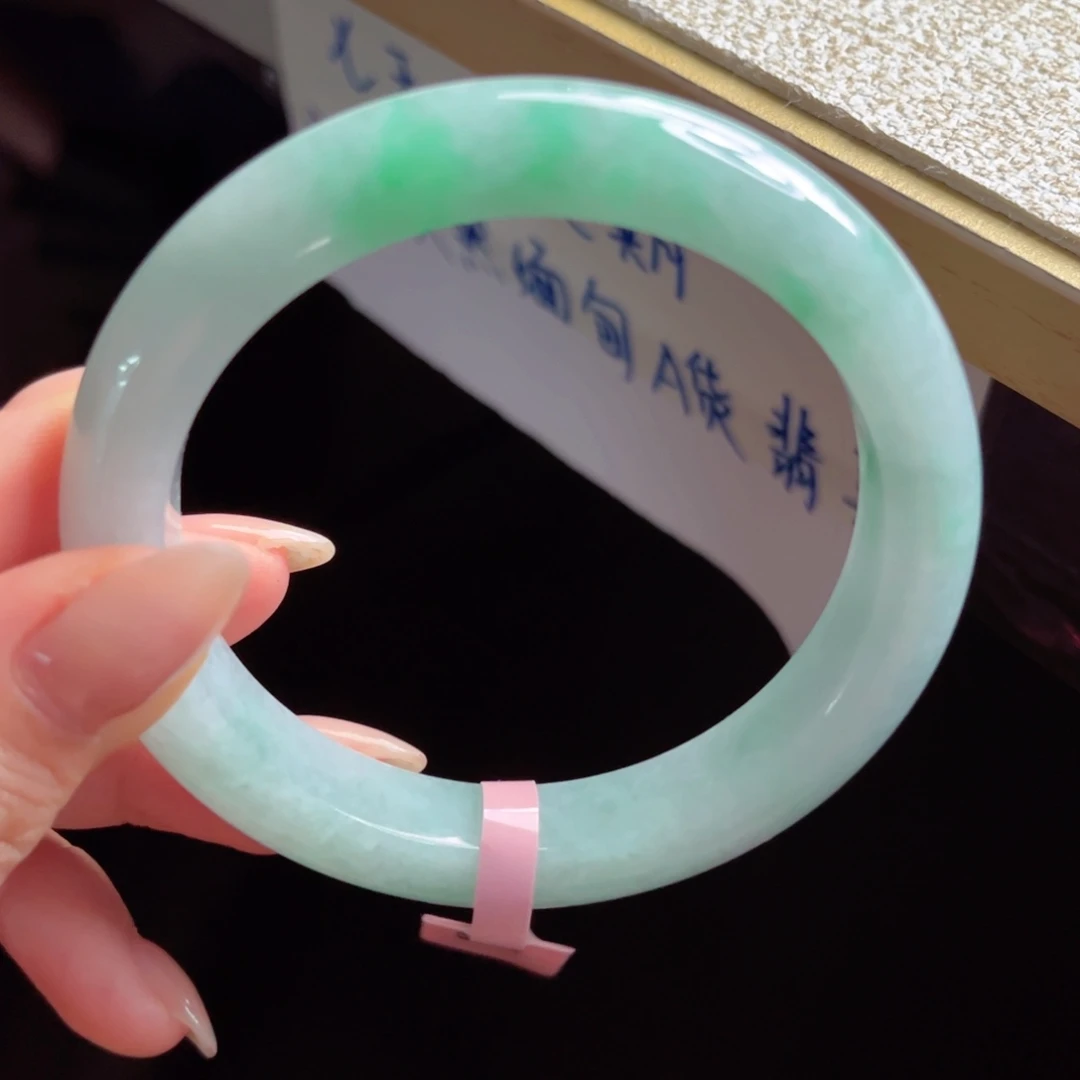 翡翠未镶嵌手镯手镯