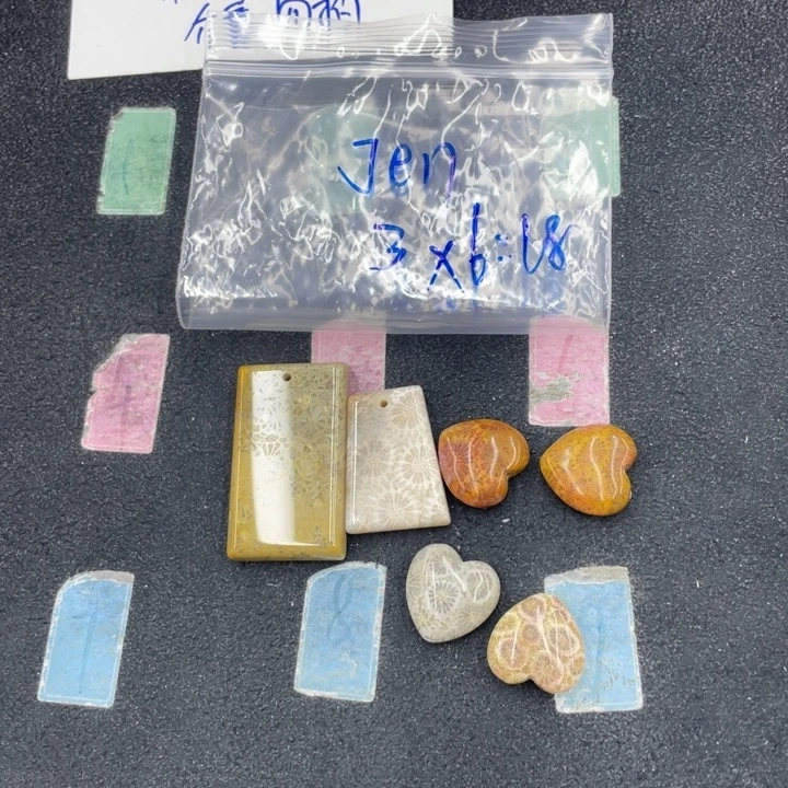 J***e硅化珊瑚（珊瑚玉）合金颈饰