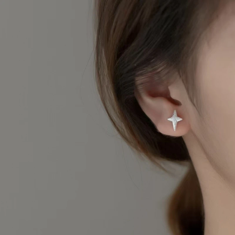 铜合金耳饰 星星月亮耳钉女S925银针磨砂不对称小众首饰高级感