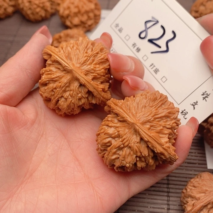 文玩核桃吊坠45楼子823