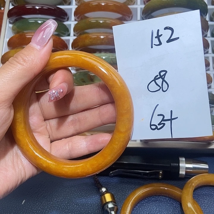 蛇纹石玉未镶嵌手镯梦**心