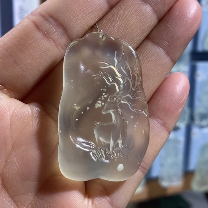 岫玉未镶嵌颈饰吊坠