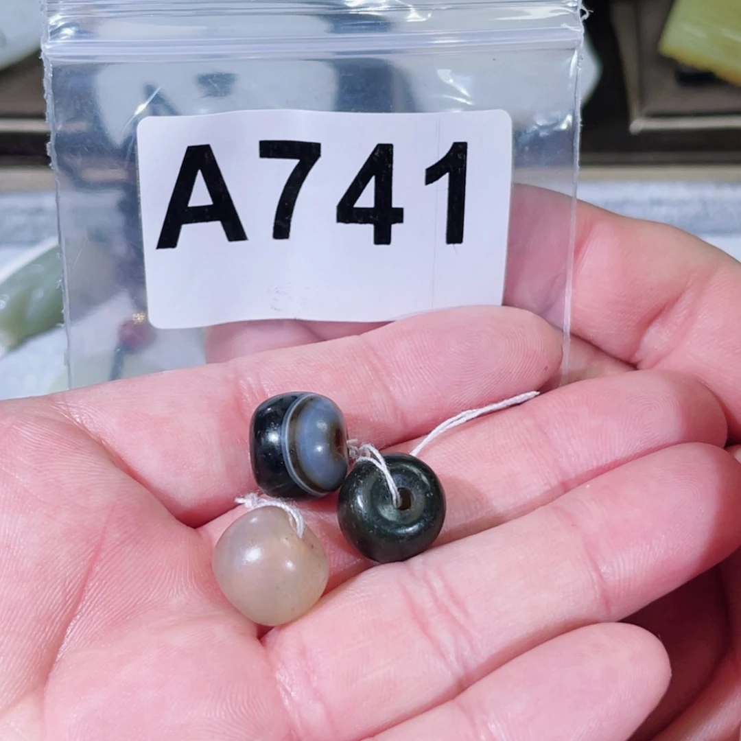 路***镜和田玉未镶嵌颈饰