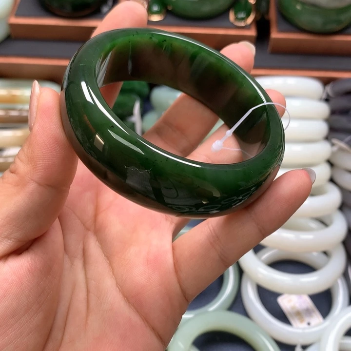【闪购商品】未镶嵌手镯和田玉（碧玉）