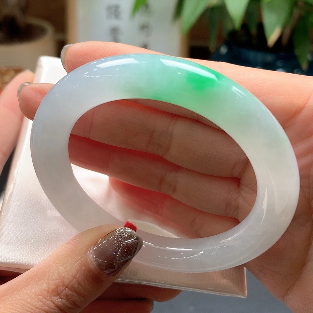 翡翠未镶嵌手镯38