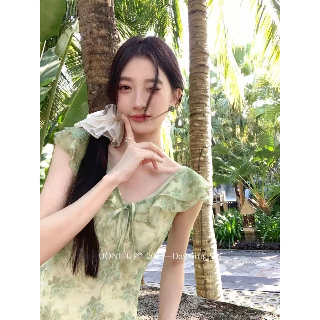 微胖妹妹大码温柔甜美风小飞袖碎花连衣裙气质修身荷叶边V领长裙