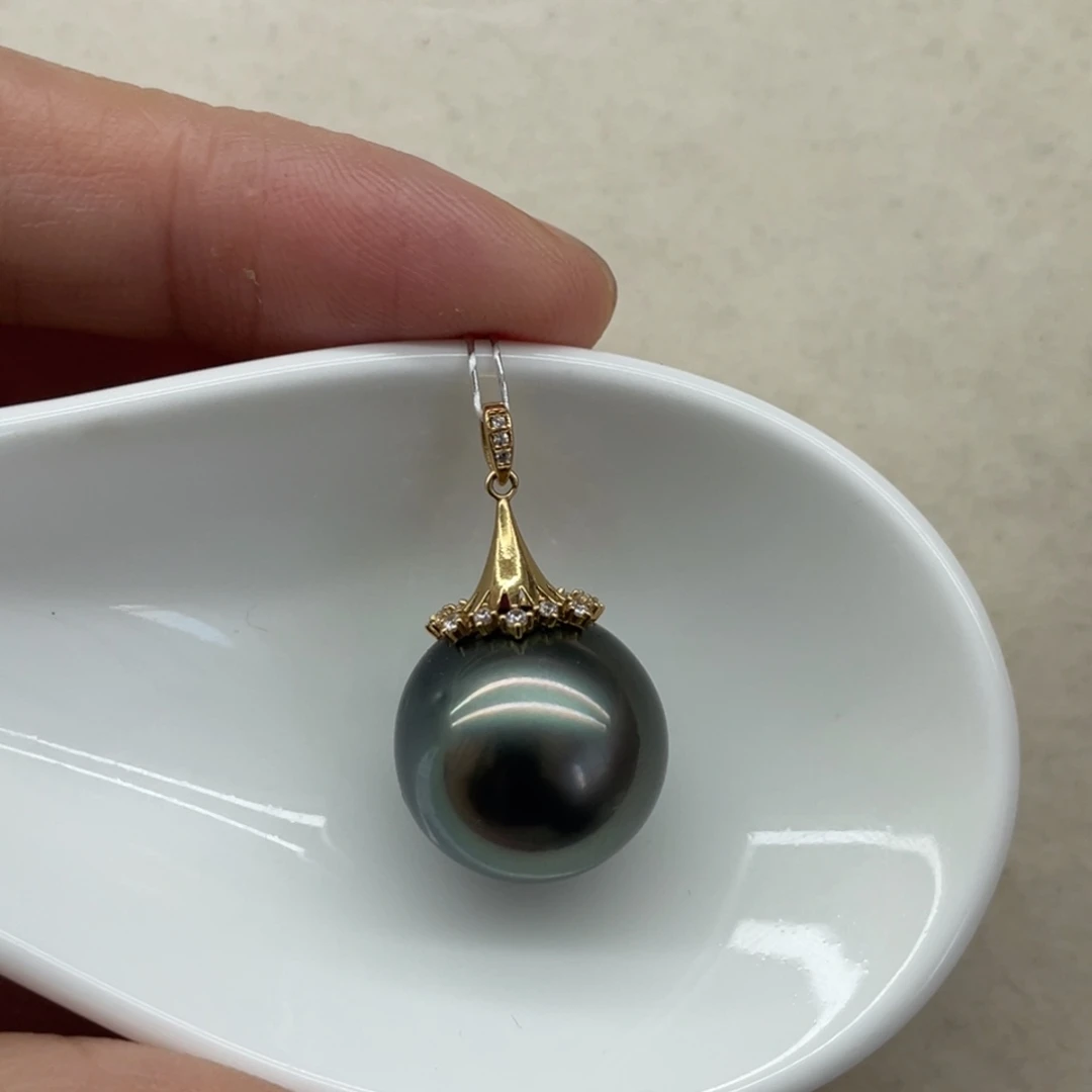 颈饰18K金镶嵌海水珍珠15.4mm