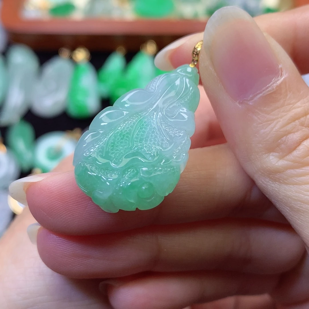 【闪购商品】吊坠(赠链)18K金镶嵌翡翠