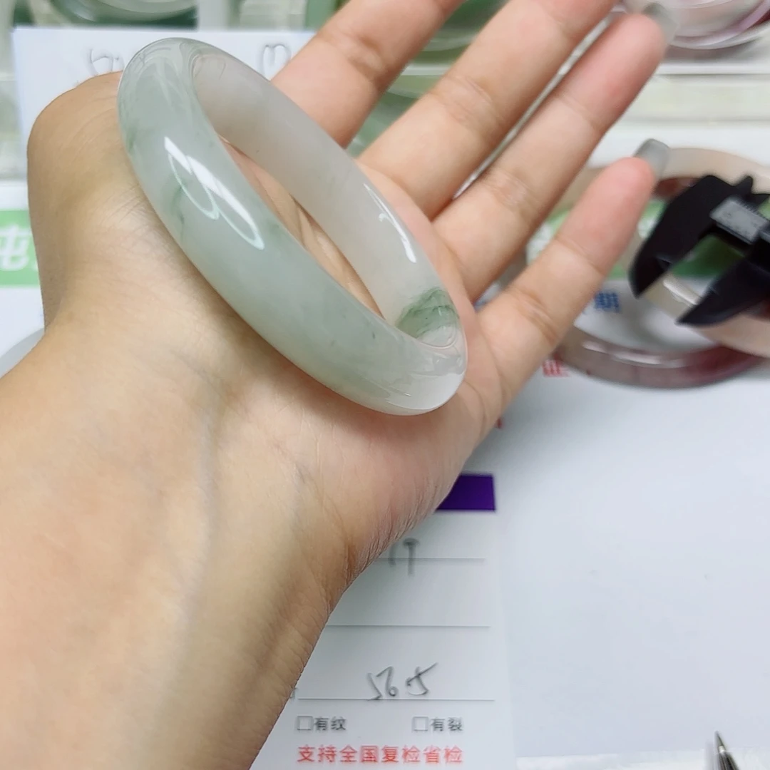 未镶嵌手镯石英质玉19/5657