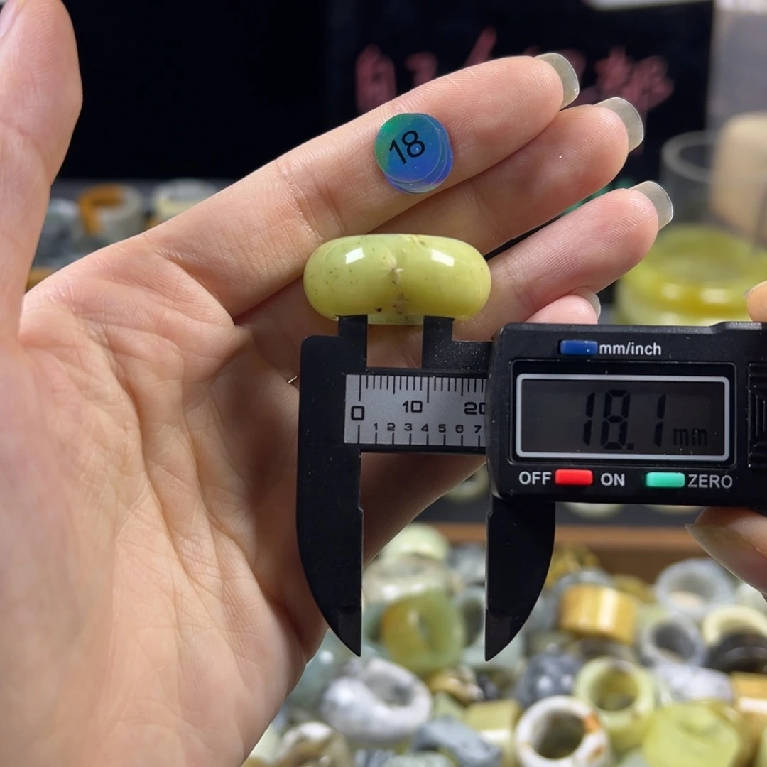 蛇纹石玉未镶嵌戒指