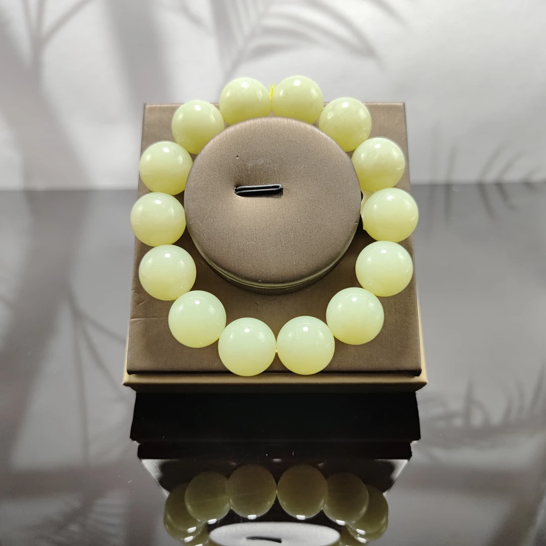 N和田玉黄口圆珠手串（卡16）2652