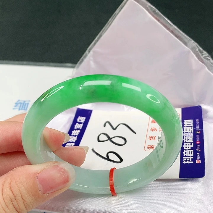 翡翠手镯未镶嵌l**i翡翠