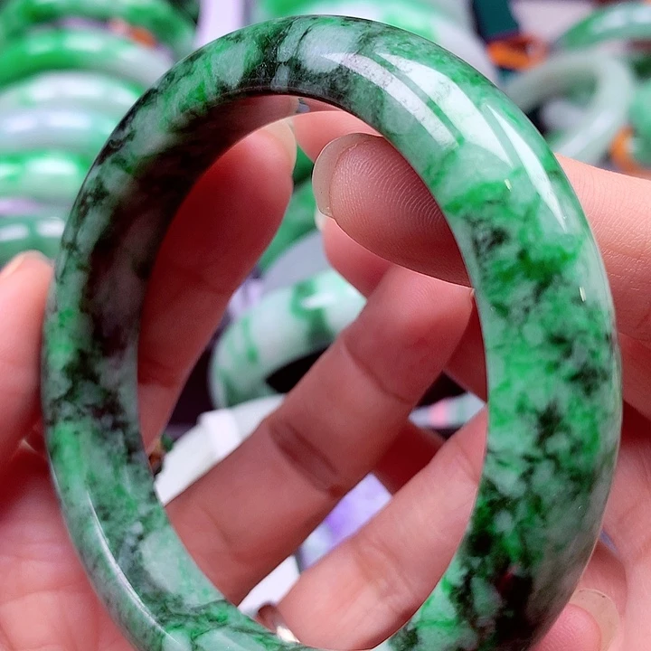 翡翠未镶嵌手镯翡翠