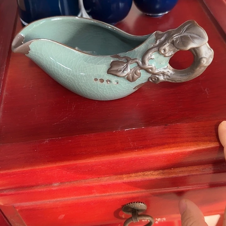 主人杯一个，瓷。。品茗瓷