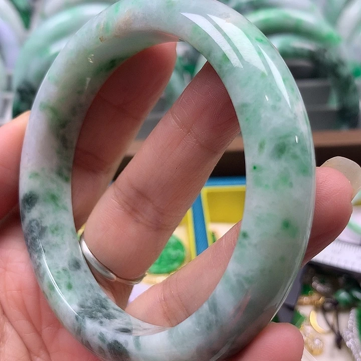 翡翠未镶嵌手镯翡翠