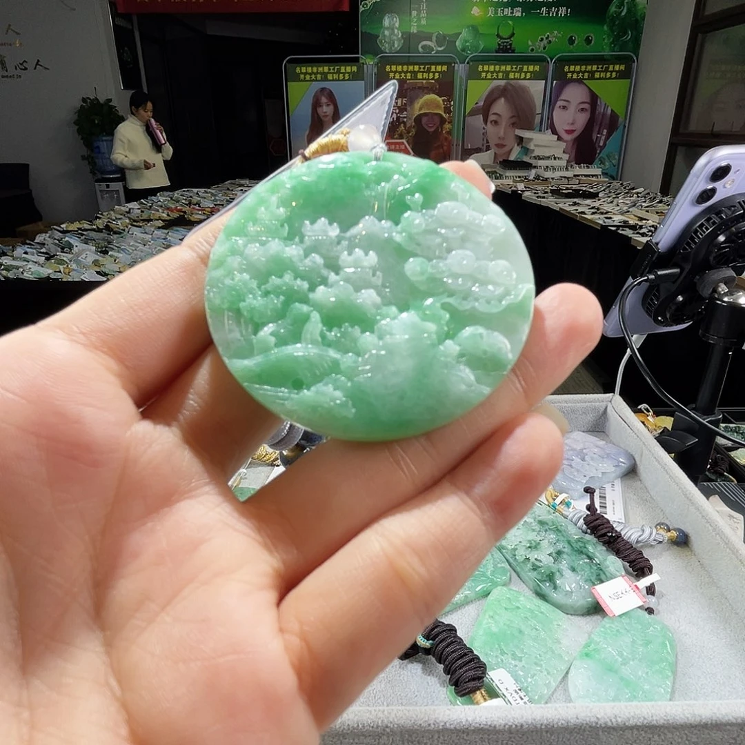 颈饰未镶嵌翡翠一