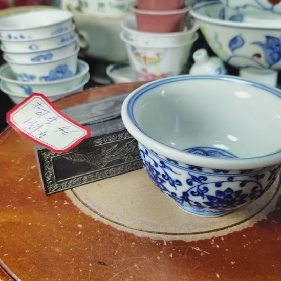 柯***生茶盏全手工制作的瓷器