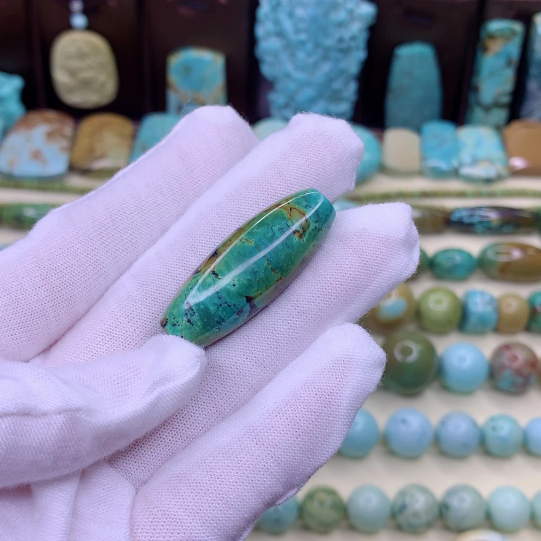 绿松石颈饰未镶嵌