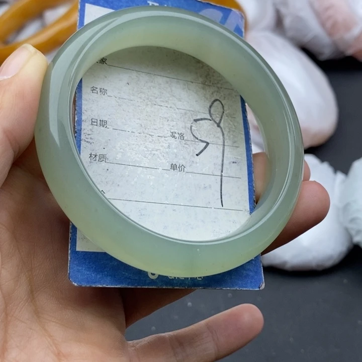 石英质玉未镶嵌手镯