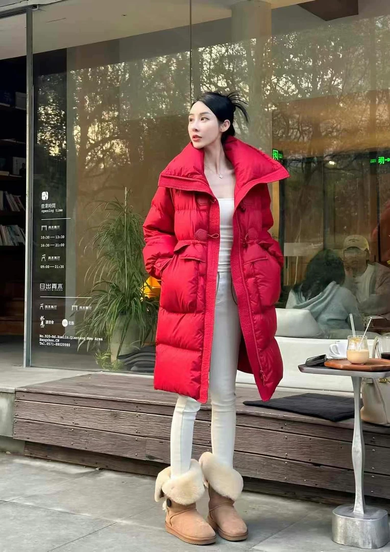 牛角扣洋气收腰中长羽绒服