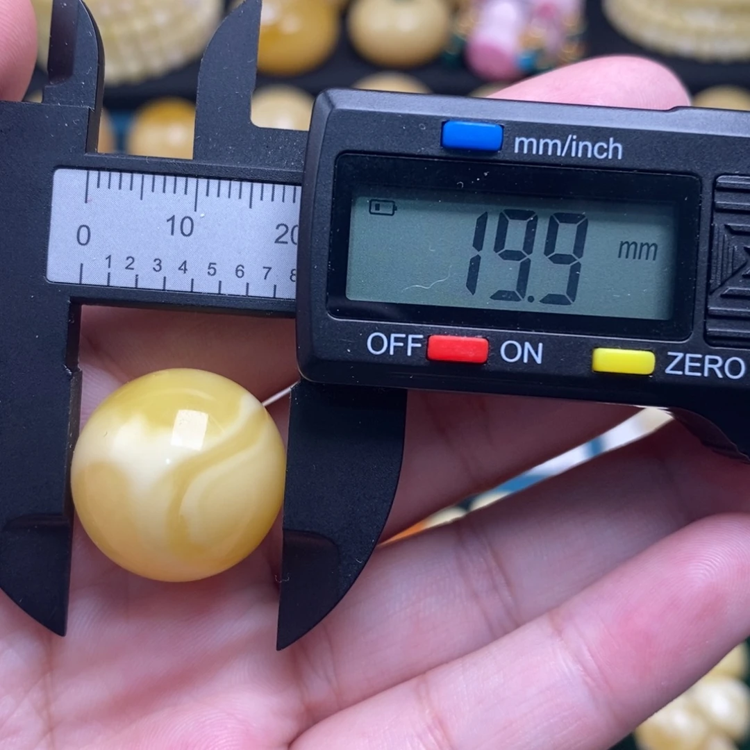 蜜蜡未镶嵌珠宝奇石